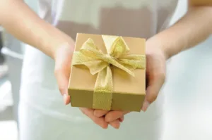 ILUSTRASI. SURAT EDARAN LARANGAN HADIAH GURU AKHIR TAHUN RESMI DIKELUARKAN DISDIK DEPOK, BERLAKU UNTUK SELURUH SATUAN PENDIDIKAN. (FOTO: PIXABAY)