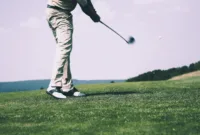Reformasi budaya kerja BUMN oleh Danantara ditekankan dengan larangan main golf dan pembatasan penggunaan ajudan. (Foto: Pexels)