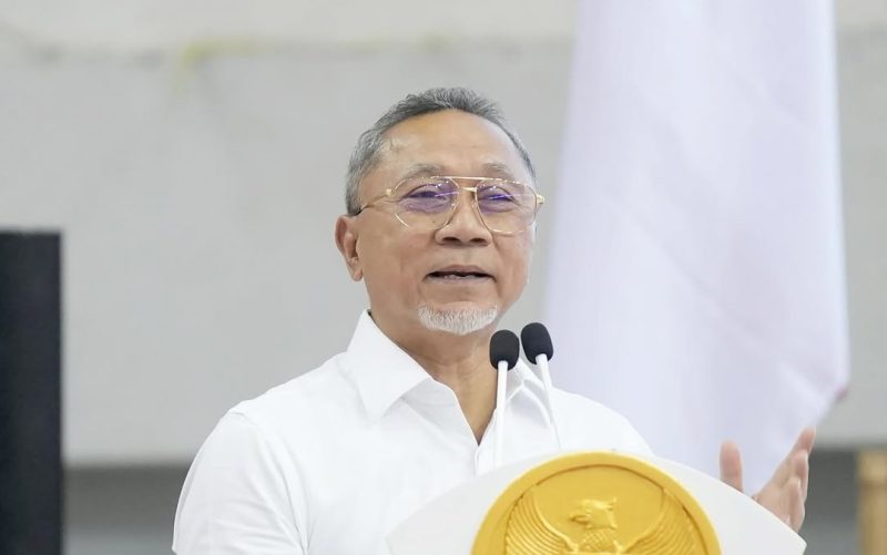 Usai kasus beras oplosan beredar, Zulkifli Hasan minta produsen turunkan harga beras sesuai kualitas, bukan tarik produk dari pasar. (Foto: Instagram @zul.hasan)