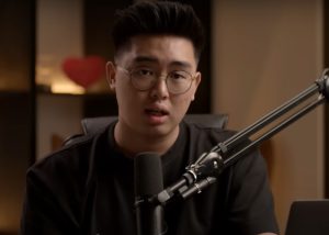 VIRAL! TIMOTHY RONALD KRITIK GYM DENGAN ISTILAH 'OTAK KOSONG' HINGGA TUAI PRO KONTRA, NETIZEN: NI ORANG BENERAN PUNYA IQ TINGGI GAK SIH? PERNYATAAN TIMOTHY RONALD SOAL GYM VIRAL DI MEDIA SOSIAL. (FOTO: TANGKAPAN LAYAR YOUTUBE.COM/TIMOTHYRONALD)