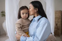 7 manfaat ibu asah pola pikir anak dengan membaca buku fiksi dan nonfiksi