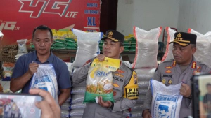 GEREBEK GUDANG ILEGAL DI PEKANBARU! 9 TON BERAS OPLOSAN DIAMANKAN POLDA RIAU, 1 TERSANGKA DITANGKAP POLDA RIAU GEREBEK GUDANG BERAS OPLOSAN DI PEKANBARU, SITA 9 TON DAN AMANKAN DISTRIBUTOR BERINISIAL R. (FOTO: DOK. POLDA RIAU)