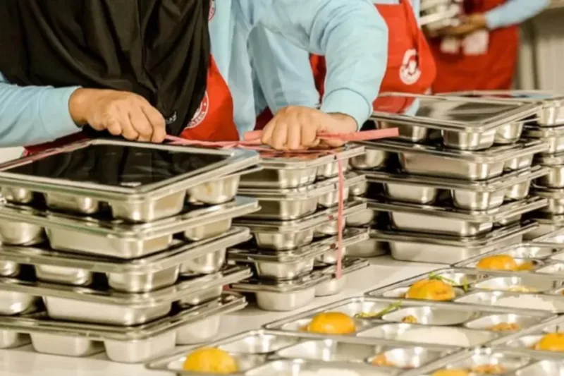 Program MBG disorot karena tuduhan nampan atau food tray impor dari China mengandung minyak babi, BGN masih lakukan pengecekan. (Foto: Instagram @badangizinasional.ri)