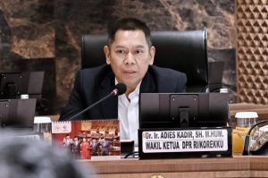 KLARIFIKASI ADIES KADIR SOAL TUNJANGAN DPR VIRAL, ANGKA BERUBAH DARI RP12 JUTA KE RP200 RIBU. (FOTO: INSTAGRAM/@ADIES.KADIR)