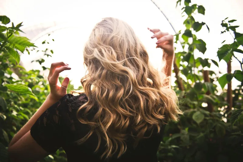 Ilustrasi vitamin untuk rambut rontok.