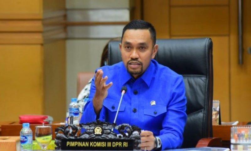 Wakil Ketua Komisi III DPR RI, Ahmad Sahroni tanggapi kritik publik terhadap pendapatan anggota DPR Rp100 juta. (Foto: Partai Nasdem)