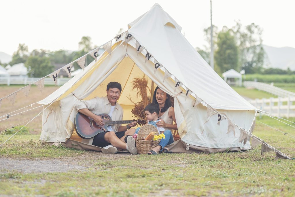 6 Tempat Glamping di Bogor Terbaik, Cocok untuk Liburan! Ilustrasi Tempat Glamping di Bogor untuk Keluarga