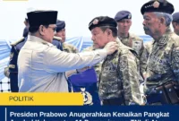 Presiden Prabowo Anugerahkan Kenaikan Pangkat Jendral Kehormatan 11 Purnawirawan TNI di Atas Kapal Perang