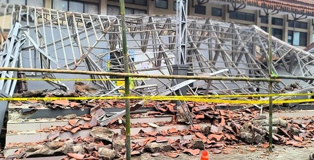 Viral Gazebo Unsil Ambruk Saat Mahasiswa Latihan, 18 Korban Tertimpa Reruntuhan!