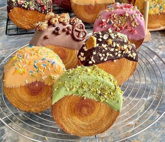 Resep Cromboloni: Pastry Viral dengan Teknik Croissant dan Isian Melimpah