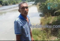 Viral! Emak-Emak Geruduk Ekskavator, Dikira Angkut Material