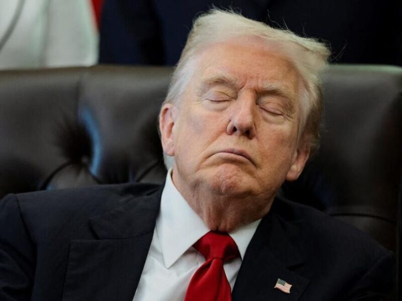 Donald Trump tertidur saat acara resmi