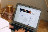 Ilustrasi 30 prompt AI terbaik untuk menulis About Me di LinkedIn yang profesional, menarik, dan sesuai kepribadianmu. (Foto: Unsplash)
