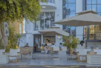 Ilustrasi tempat nongkrong outdoor di Jakarta Barat untuk kopi, sunset, rooftop, dan spot foto paling hits. (Foto: Unsplash)