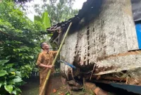 Viral Kisah Cacang Hidayat, 24 Tahun Jadi Honorer Tinggal di Rumah Tak Layak Huni