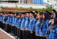 Ketahui aturan resmi dan jadwal pemakaian seragam dinas ASN 2026 agar penampilan ASN tetap rapi. (Foto: jabarprov.go.id)
