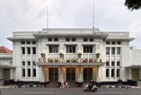 10 Destinasi Tempat Bersejarah di Bandung yang Terkenal