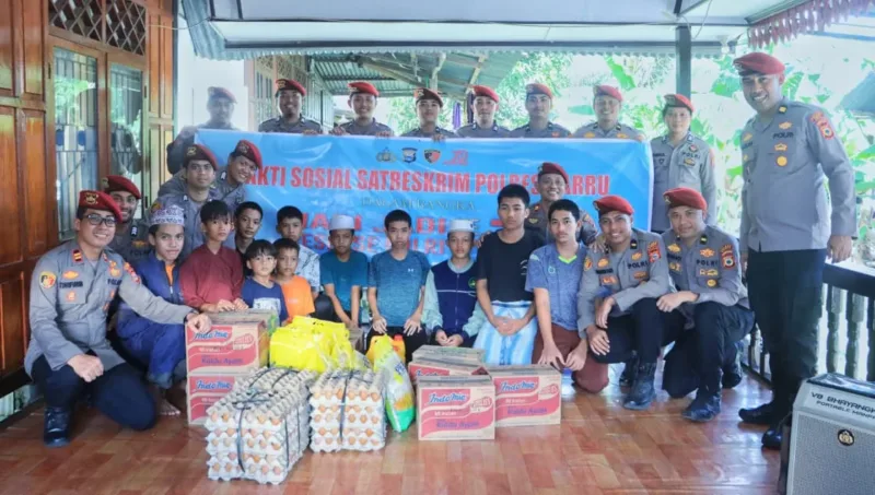 Rayakan HUT ke-78 Reserse Polri, Satreskrim Barru hadirkan senyum anak panti di Desa Garessi, Kecamatan Tanete Rilau.