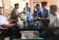 Kapolsek Pujananting Iptu Sahabuddin memperkuat sinergi kemanusiaan bersama PMI Kecamatan Pujananting. Kolaborasi lintas sektor ini diharapkan meningkatkan kesiapsiagaan, pelayanan sosial, dan kepedulian kepada masyarakat