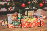 Temukan 10 ide kado natal anti-mainstream yang unik dan berkesan untuk keluarga dan teman tercinta. (Foto: Unsplash)