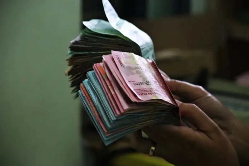 Inilah informasi lengkap bansos yang cair Desember 2025. (Foto: Unsplash)
