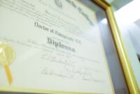 Cara mengurus ijazah hilang lengkap dan resmi sesuai aturan Permendikbud 58/2024 agar proses cepat dan sah. (Foto: Unsplash)
