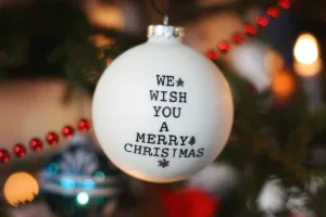 TEMUKAN 50 UCAPAN NATAL INSPIRATIF UNTUK CAPTION MEDIA SOSIAL, COCOK UNTUK KELUARGA, SAHABAT, DAN TEMAN DEKAT. (FOTO: UNSPLASH)