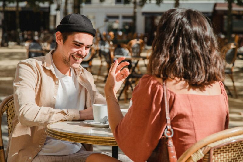 Hal yang Dapat Membuat Cowok Ilfeel Saat First Date