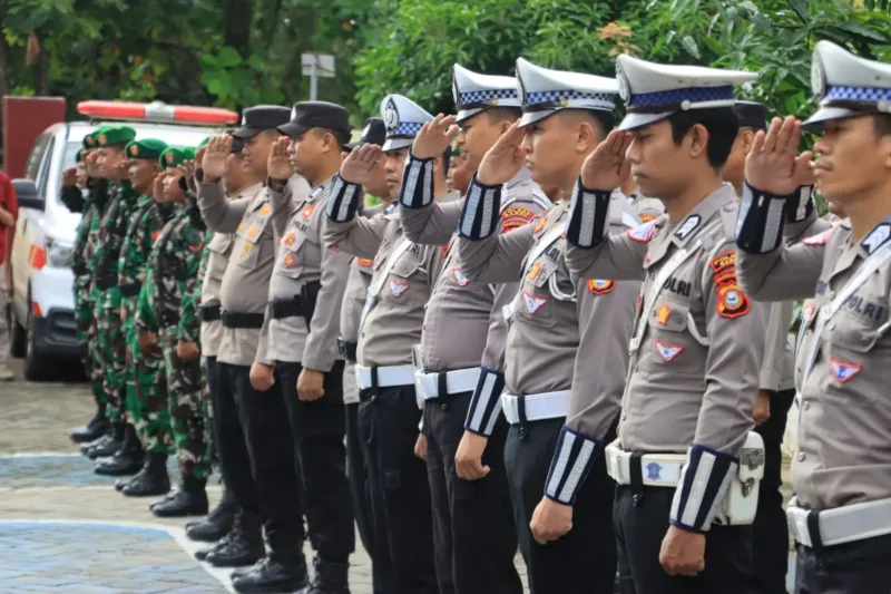 Pengamanan belum berakhir. Polres Barru memperpanjang Operasi Lilin 2025 untuk mengawal arus balik libur Natal dan Tahun Baru hingga 4 Januari.