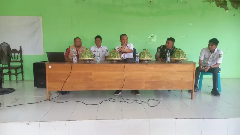 Sosialisasi DTKS digelar di Desa Lalabata, Barru. Pemdes Lalabata memastikan data penerima bantuan sosial tetap valid dan akurat menyusul perubahan klasifikasi desil kesejahteraan. Aparatur desa dan RT diminta aktif mengawal pendataan warga.