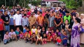 Jalan Rusak Puluhan Tahun Kini Mulus, Warga Barru Gelar Syukuran