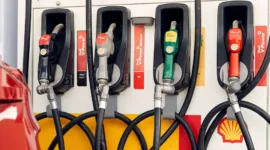 Inilah informasi terbaru terkait harga BBM Shell per Januari 2026, lengkap dengan jenis bahan bakar, wilayah berlaku, dan panduan memilih BBM tepat. (Foto: Dok. Shell)