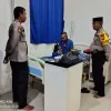 KAPOLSEK BERSAMA JAJARAN HADIR LANGSUNG MENJENGUK WARGA YANG TENGAH MENJALANI PERAWATAN.