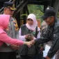 Tersentuh Kebakaran di Lasitae, Kapolres Barru Datangi Korban dan Beri Bantuan