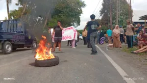 Kedaulatan Rakyat vs Izin Tambang: Gelombang Demo di Barru Demo warga Barru mewarnai polemik tambang. (Foto: Redaksiku.com)