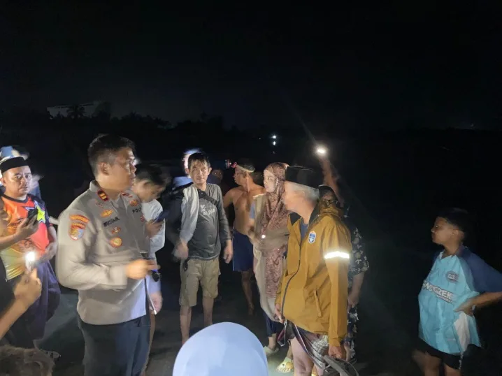 Quick Response Polsek Balusu, Tiga Nelayan Selamat Usai Perahu Terbalik di Perairan Madello