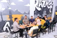 Kapolres Barru AKBP Ananda Fauzi Harahap duduk bareng para camat se-Kabupaten Barru