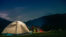Perlengkapan Camping yang Wajib Dibawa Pemula