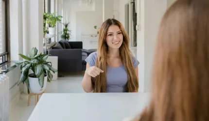 TRIK KOMUNIKASI YANG TERBUKTI CEPAT MEMBUAT ORANG LAIN NYAMAN