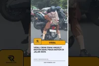 Viral! Emak-Emak Angkut Motor Baru Pakai Motor di Jalan Raya