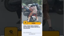 Viral! Emak-Emak Angkut Motor Baru Pakai Motor di Jalan Raya