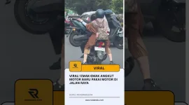 Viral! Emak-Emak Angkut Motor Baru Pakai Motor di Jalan Raya