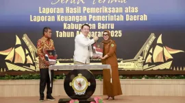 Bikin Bangga! WTP Kembali untuk Barru, Bupati Terima Penghargaan dari BPK RI
