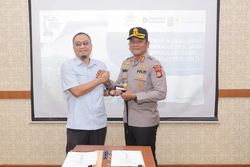 Kapolres Barru AKBP Ananda Fauzi Harahap menandatangani MoU bersama manajemen PLTU Barru dalam rangka penguatan pengamanan Objek Vital Nasional (Obvitnas).
