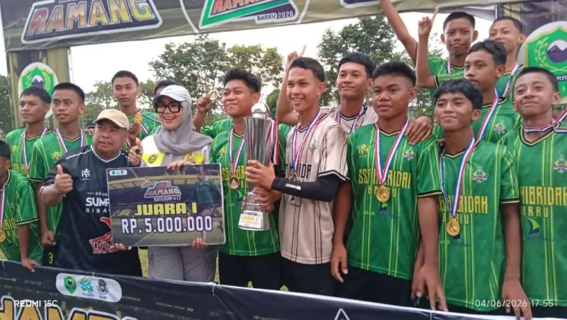 Bupati Barru Tutup Liga Ramang U-17 2026, SSB Hibridah Juara