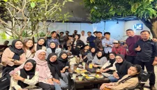 Usai Digembleng Materi Hukum, Peserta PKPA Pererat Persaudaraan di Warkop MCH Makassar