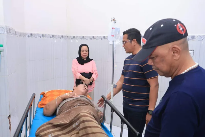 Korban langsung dilarikan ke RSUD Lapatarai Barru untuk mendapat perawatan.