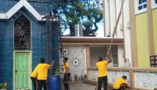Sambut Hari Bhayangkara ke-80, Polisi Bersihkan Masjid di Sejumlah Kecamatan di Barru