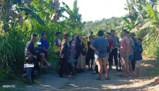 Foto (Redaksiku.com) Warga Kembali Hentikan Tambang Desa Lompo Tengah, Barru
