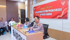 Tim Setum Polda Sulawesi Selatan turun langsung ke Polres Barru untuk melakukan supervisi penggunaan Aplikasi ASTINA Polri